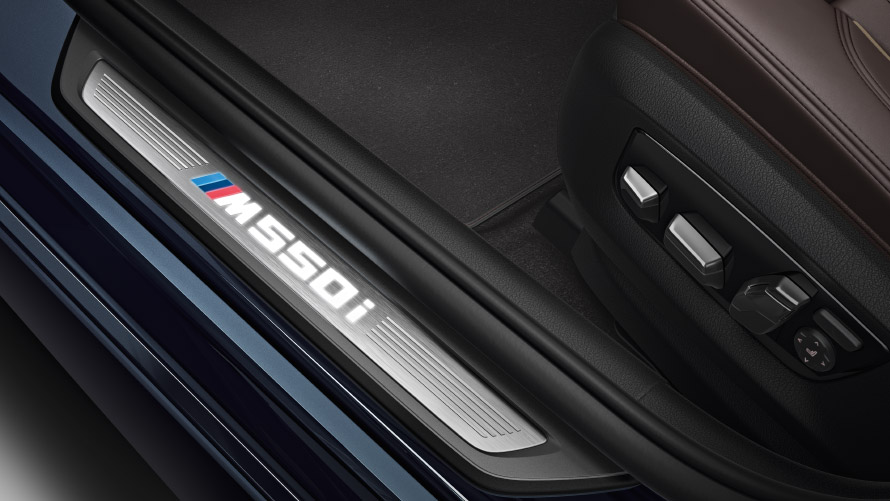 Vive la experiencia deportiva del M550i El M550i tiene la mayor tecnología